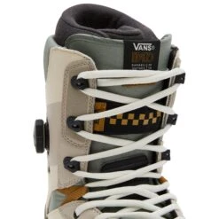 Vans Invado Pro Snowboard Boots -The Skiing Equipment Store invado pro snowboard boots p9779 42135 zoom