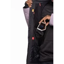 686 Men's GORE-TEX GT Snowboard Jacket -The Skiing Equipment Store mens gore tex gt snowboard jacket p9009 36216 zoom