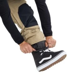 Volcom Men's Roan Snowboard Pants -The Skiing Equipment Store mens roan snowboard pants p9746 41838 zoom