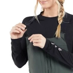 Volcom Women's Swift Bib Pants -The Skiing Equipment Store womens swift bib pants p9753 41950 zoom